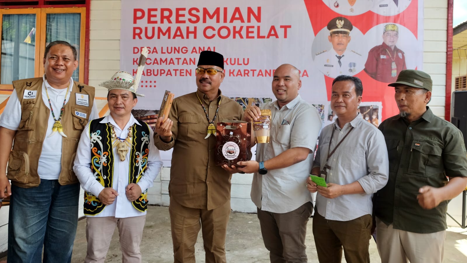 Bupati Kukar Resmikan Rumah Cokelat Binaan MHU, Apresiasi Kerja Sama Masyarakat dan Swasta