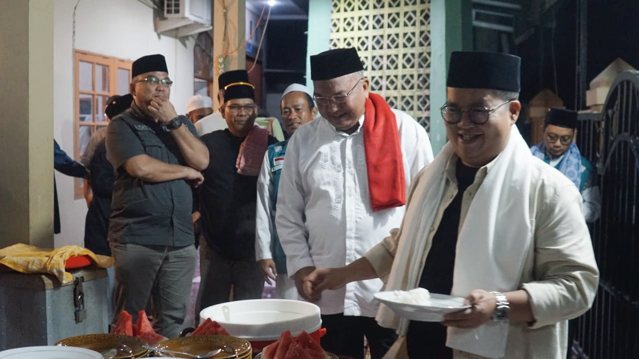 Safari Ramadan di Marang Kayu, Wabup Kukar Sahur Bareng dengan Masyarakat