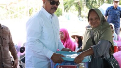 Edi Damansyah Berbagi Kebahagiaan Ramadan dengan Warga Dusun Ketenuq