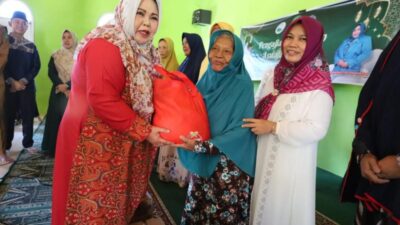 Aswaja Kukar Serahkan Bantuan Pangan untuk Keluarga Prasejahtera di Kota Bangun Darat