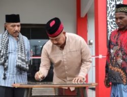 Resmikan Kantor Desa Bukit Raya, Bupati Minta SDM Adaptasi Perkembangan Pelayanan Publik