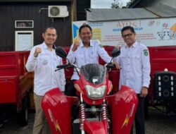 Kecamatan Kota Bangun Darat Beri Bantuan Armada Pengangkut Sampah di Setiap Desa