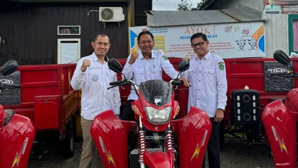 Kecamatan Kota Bangun Darat Beri Bantuan Armada Pengangkut Sampah di Setiap Desa