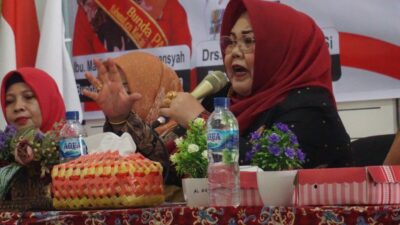 Bunda PAUD dan Disdikbud Kukar Berikan Edukasi Parenting di Loa Kulu