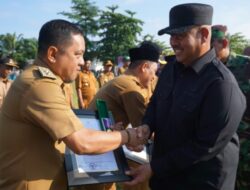 Wujudkan Status Desa Mandiri, Bupati Kukar Beri Penghargaan kepada Para Kades