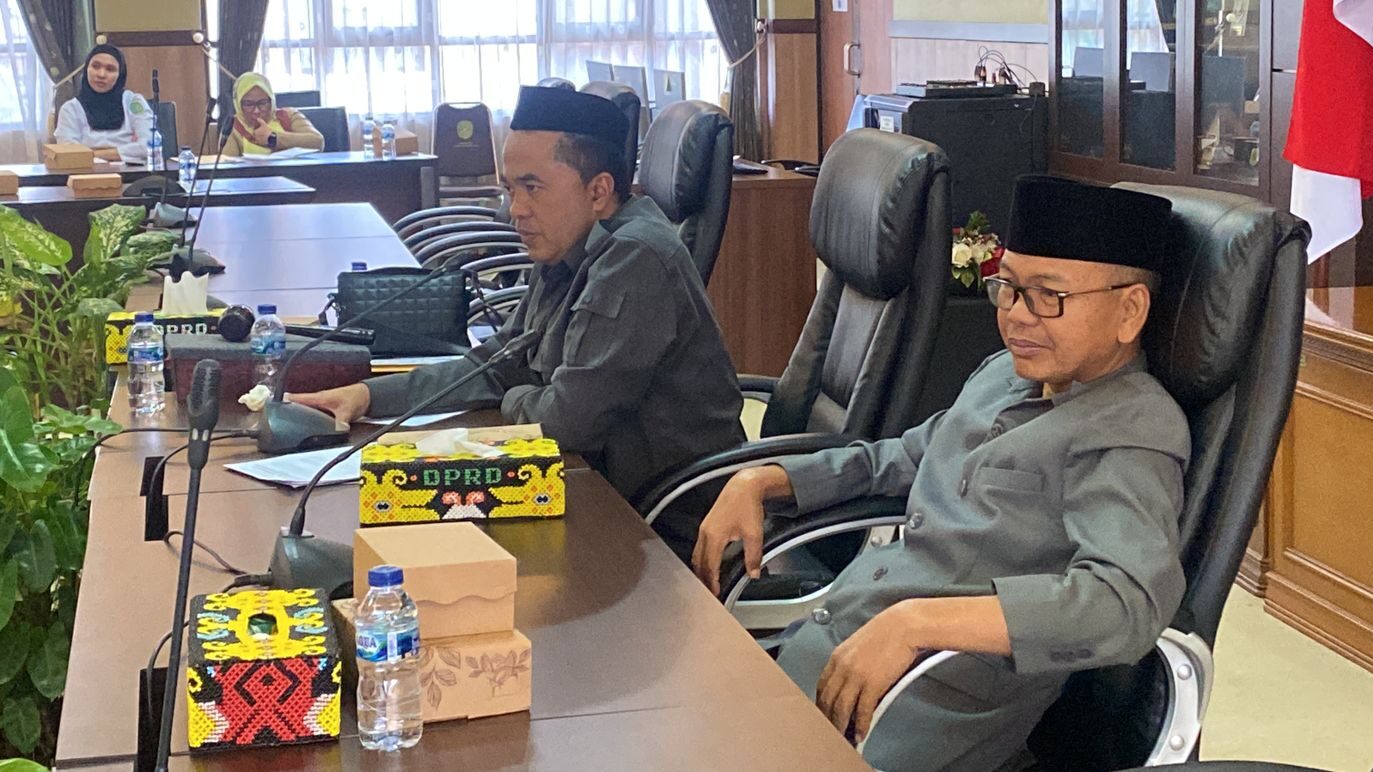 DPRD Kukar Fasilitasi Permintaan Pembangunan Jalan Warga Desa Purwajaya dengan Perusahaan