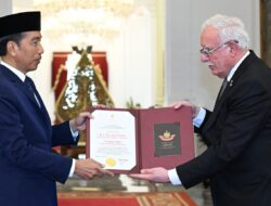 Jokowi Terima Penghargaan Tertinggi Palestina Berkat Dukungan Konsisten Indonesia