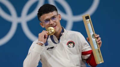 Indonesia Kembali Dulang Emas Olimpiade 2024 Paris Lewat Lifter Rizki Juniansyah