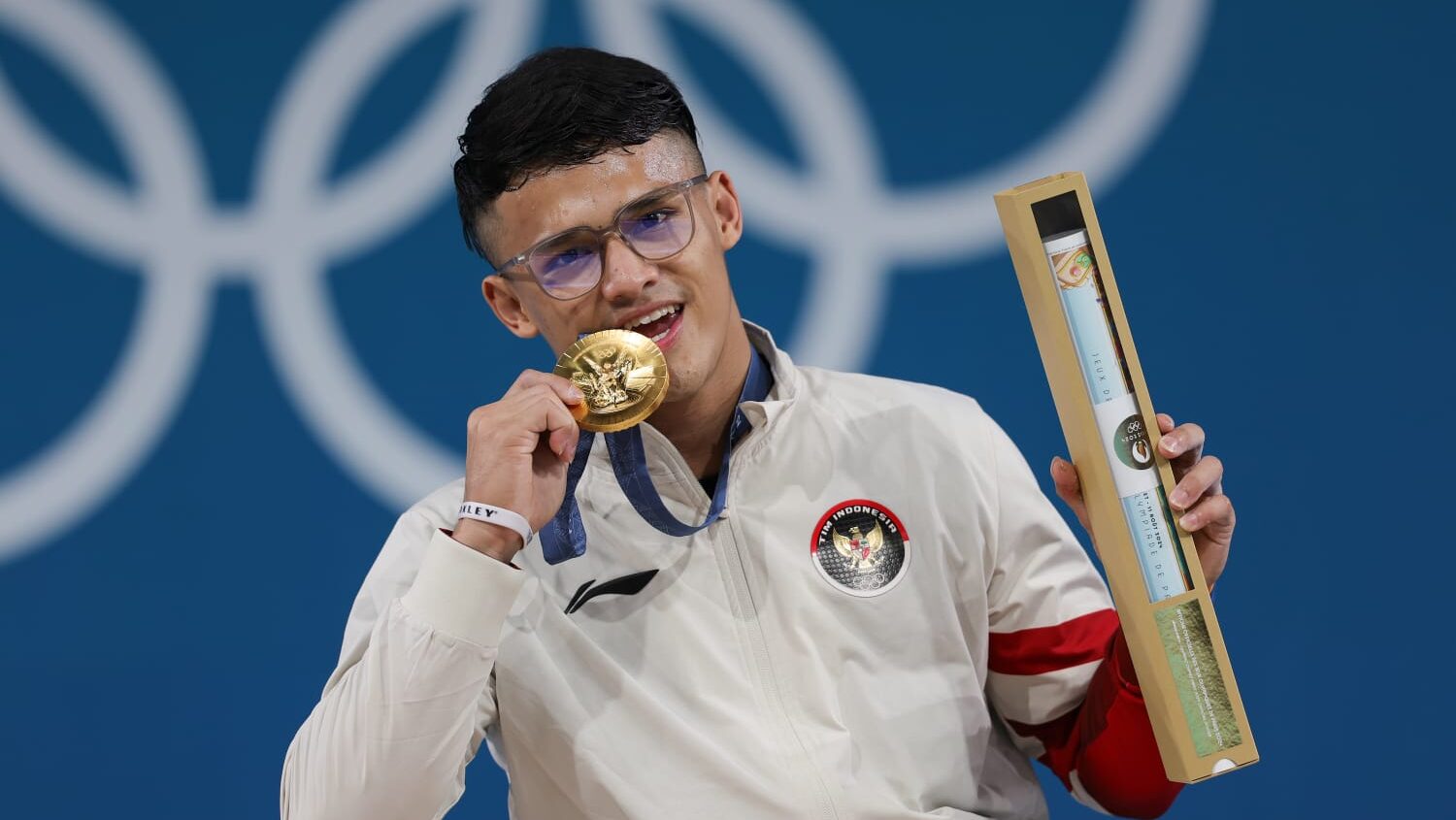 Indonesia Kembali Dulang Emas Olimpiade 2024 Paris Lewat Lifter Rizki Juliansyah