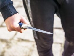 Ngeri! Pria di Sungai Kunjang Dikejar-kejar dan Diserang Senjata Tajam