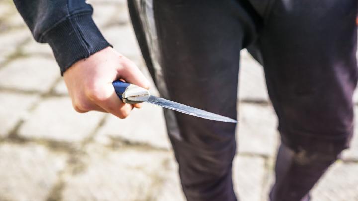 Ngeri! Pria di Sungai Kunjang Dikejar-kejar dan Diserang Senjata Tajam