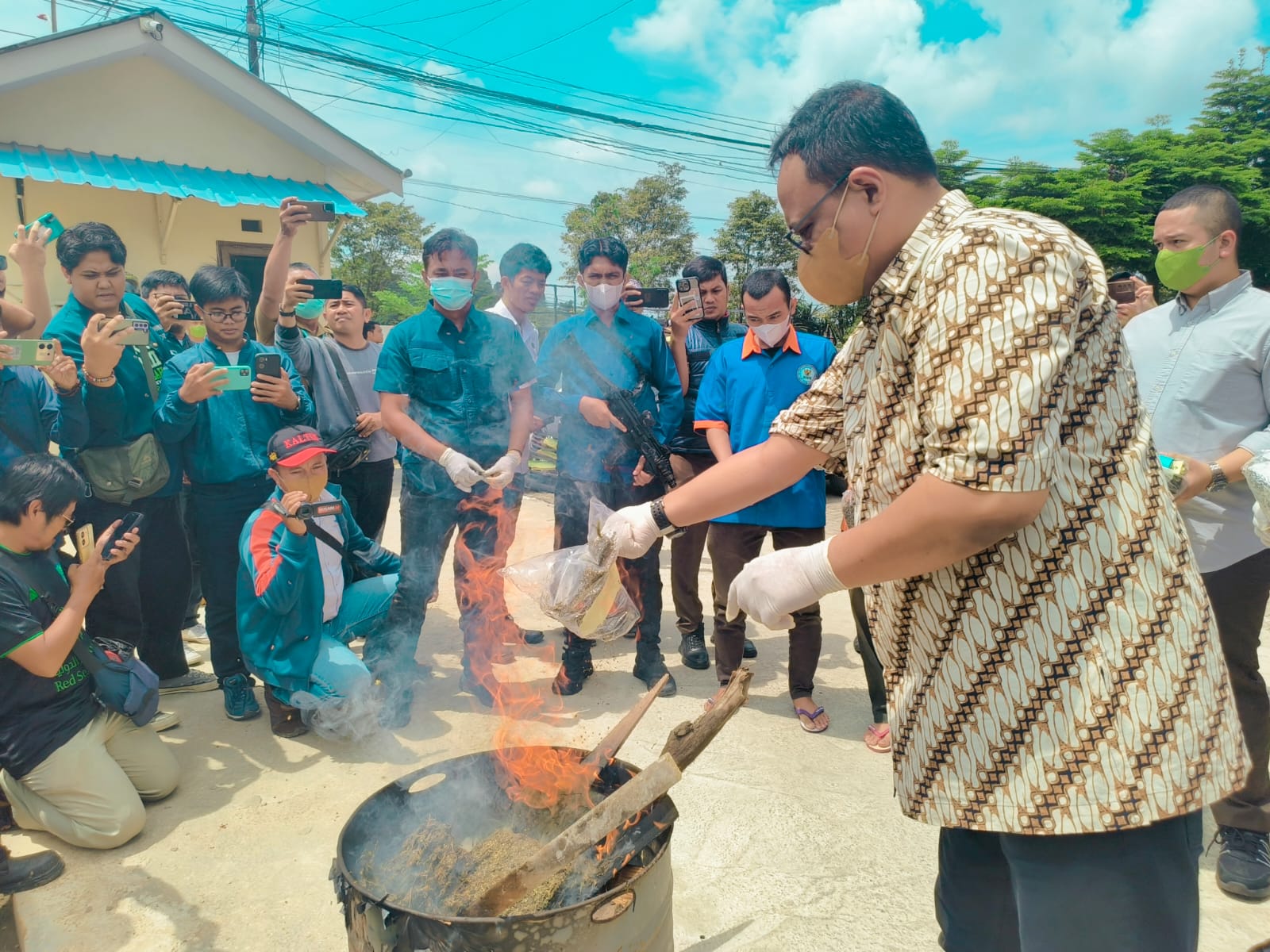 BNNP Kaltim Musnahkan Ganja dan Sabu-Sabu dari Sindikat Medan