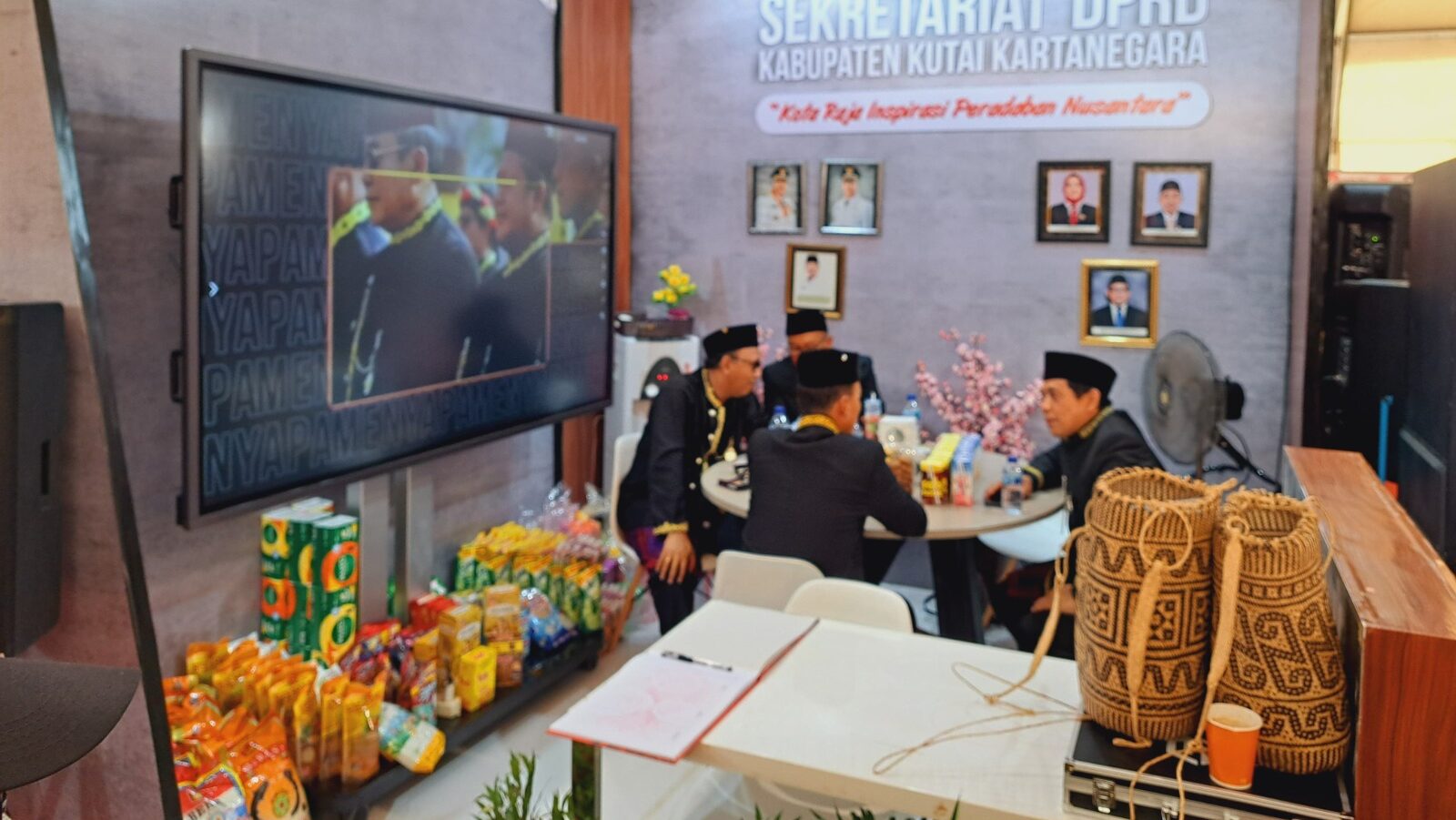 Sekretariat DPRD Kukar Meriahkan Expo Erau Adat Kutai di Rondong Demang