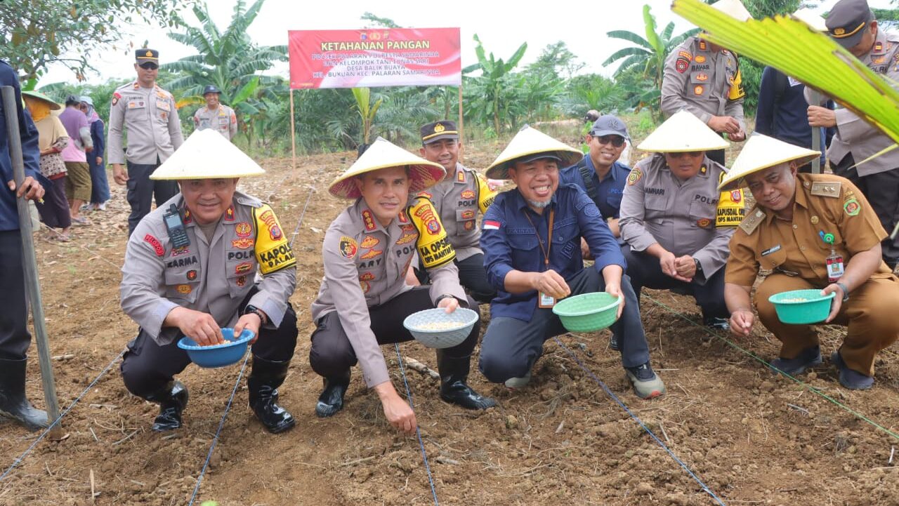 Dukung Ketahanan Pangan, Polresta Samarinda Tanam Jagung dan Tebarkan Bibit Lele