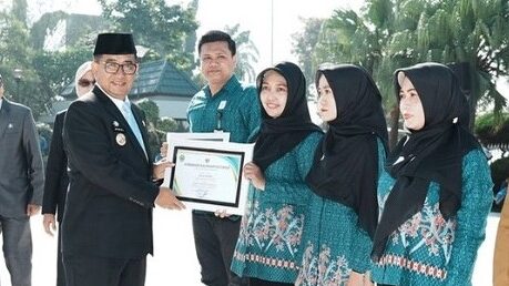 Pemprov Kaltim Berikan Penghargaan untuk Tenaga Kesehatan di Momen HKN Ke-60