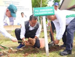 Peringati HMPI, Pj Gubernur Luncurkan Gerakan Menanam 1 Siswa 1 Pohon Se-Kaltim