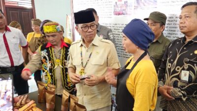 Rumah Cokelat Lung Anai Jadi Contoh Hilirisasi Kakao: Menteri Desa Janjikan Solusi Regulasi