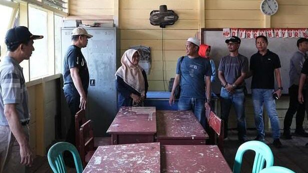 Lakukan Kunjungan ke Tiga Sekolah, Andi Harun Nilai Dua Bangunan SD Tak Layak