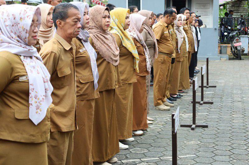 Apel Pagi Disbun Kukar, Rayakan Prestasi dan Hargai Pengabdian Pegawai Purnatugas