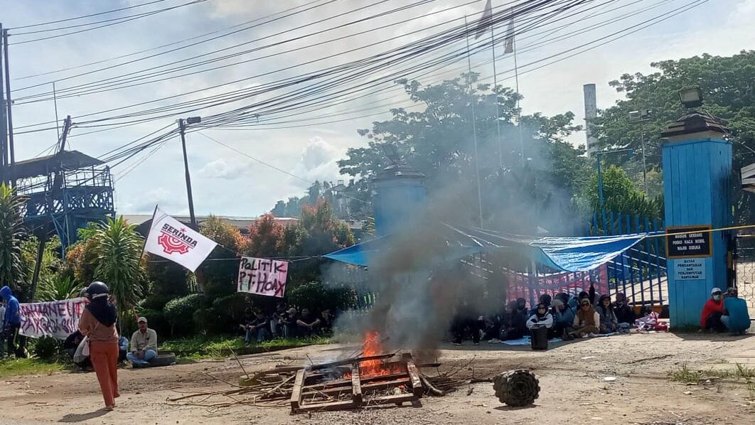 Lima Tahun Kompensasi Tak Dibayar, Mantan Pekerja Kembali Aksi di Depan Perusahaan