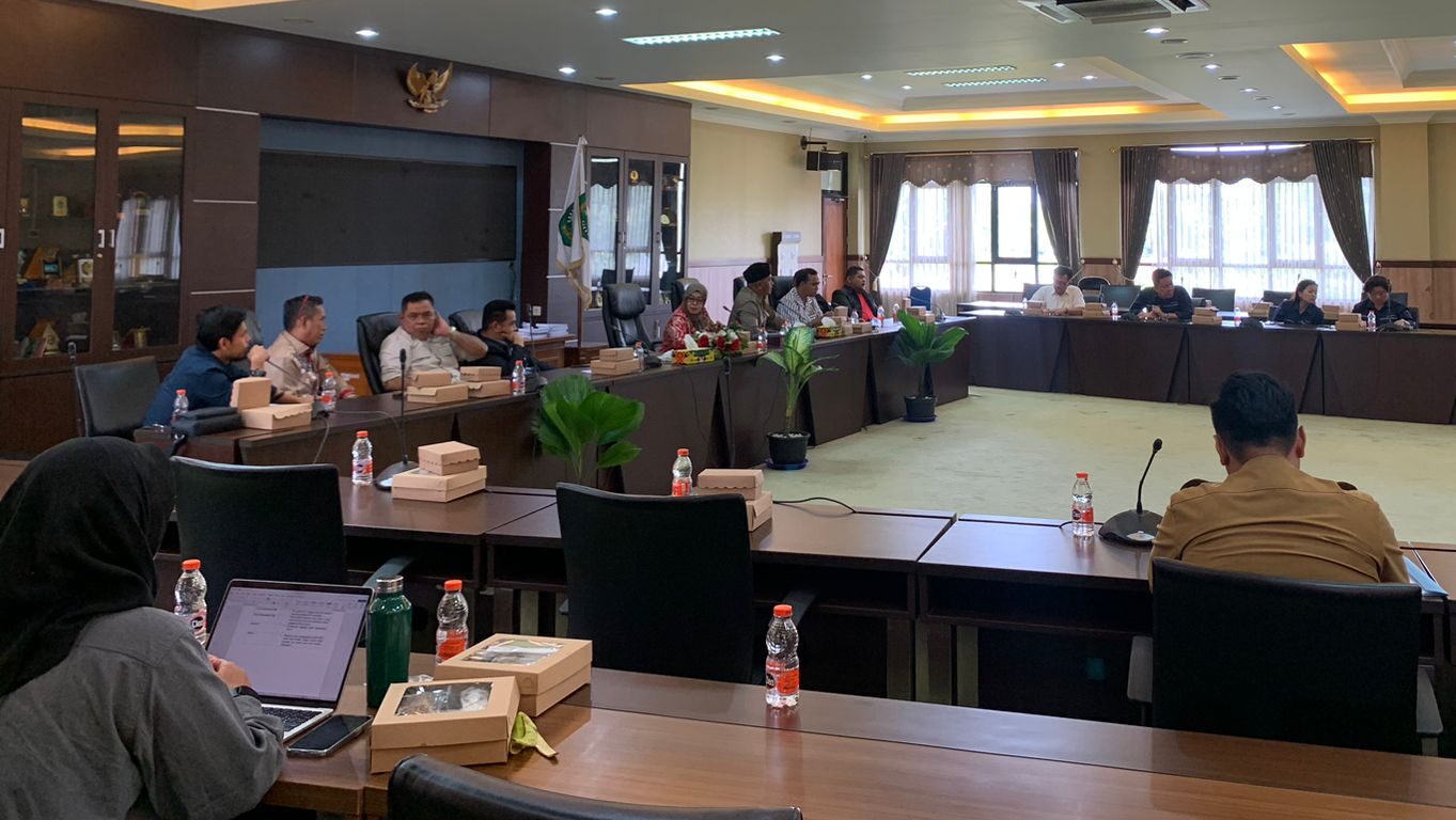 Komisi I DPRD Kukar Gelar RDP Bahas Masalah Lahan Antara Masyarakat dan Perusahaan