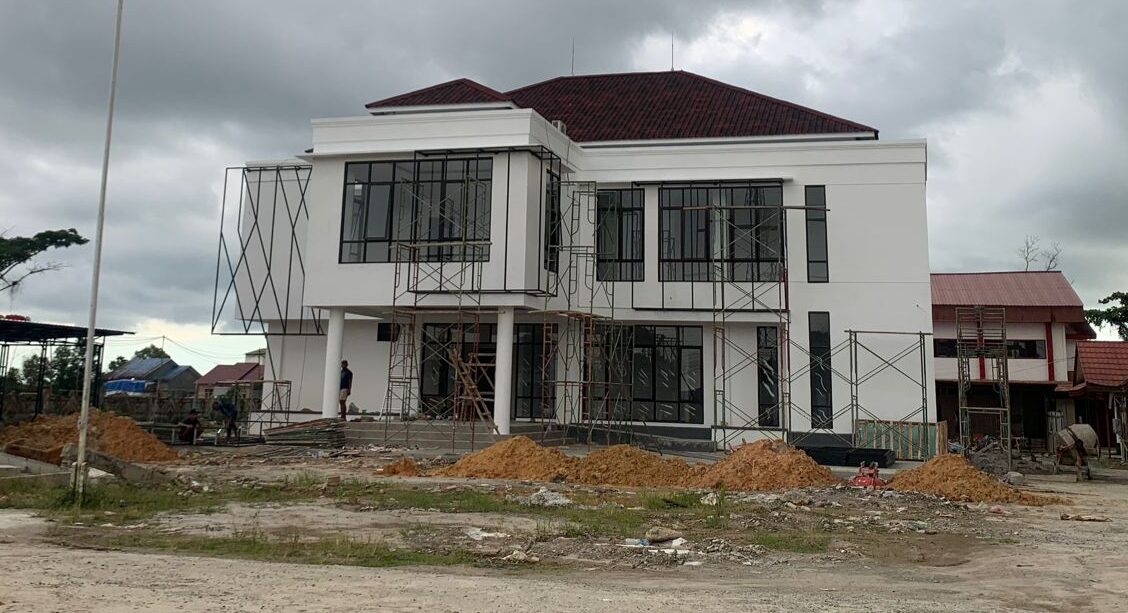 Masuk Tahap Finishing, Pembangunan Kantor Kecamatan Samboja Hampir Rampung 