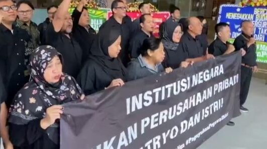 Rekannya Diberhentikan Mendadak, Ratusan ASN Dikti Gelar Aksi Damai di Kemdiktisaintek