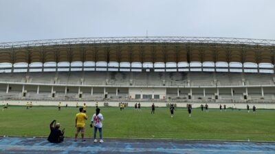 Bikin Nyaman Atlet, Stadion Aji Imbut Dapat Perbaikan dan Perawatan