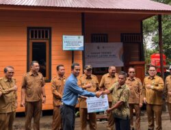 Bantu Penanganan Kemiskinan Ekstrem, GBU Serahkan Rumah Layak Huni di Kubar