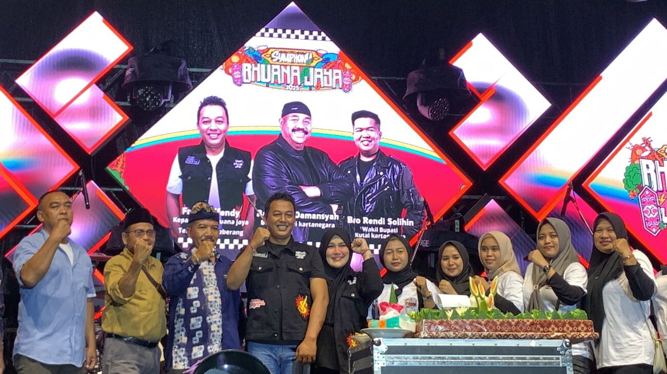 Peringati HUT Ke-44, Pemerintah Desa Bhuana Jaya Gelar Konser dan Ragam Budaya