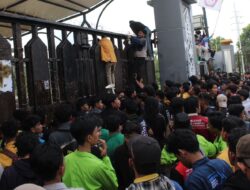 Ribuan Mahasiswa Geruduk DPRD Kaltim, Tolak Kebijakan Pemerintah dan Suarakan Darurat Pendidikan