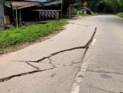 Jalan Amblas di Samboja Membahayakan Pengguna, Camat Minta Perbaikan Segera