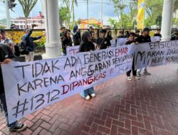 Puluhan Massa Gelar Demonstrasi di Balikpapan Tuntut Kebijakan Berpihak pada Rakyat