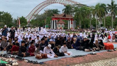 Antusiasme Tinggi, Ribuan Pelajar dan Santri Ikuti Gerakan Etam Mengaji di Kukar