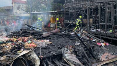 Tenggarong Membara, Tiga Rumah di Gang Camel Hangus Terbakar