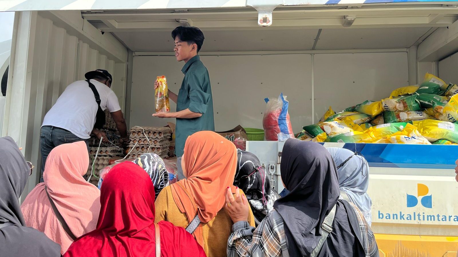 Operasi Pasar Murah Disperindag Kukar, Masyarakat Antusias Dapatkan Harga Terjangkau