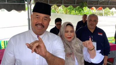 Bupati Kukar Bersama Istri Gunakan Hak Suara, Imbau Masyarakat Jangan Golput