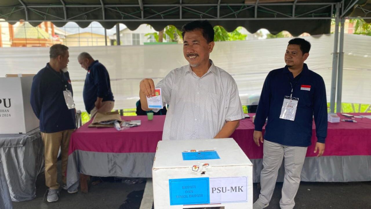 Berikan Hak Suara, Sekda Kukar Sunggono Pastikan PSU Pilkada Berjalan Lancar