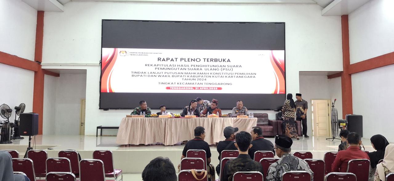 Rapat Pleno Perhitungan Suara PSU di Tenggarong, Camat Tegaskan Proses Akurat dan Tertib