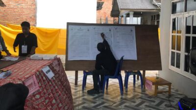 Partisipasi Menurun, Pengulangan PSU di TPS 003 Desa Bukit Raya Tetap Berjalan Lancar