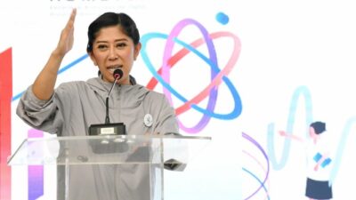 Menkomdigi Minta Warga RI Beralih Kartu SIM Jadi e-SIM