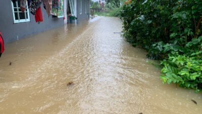 Hujan Deras sejak Dini Hari, Sejumlah Titik di Tenggarong Kebanjiran