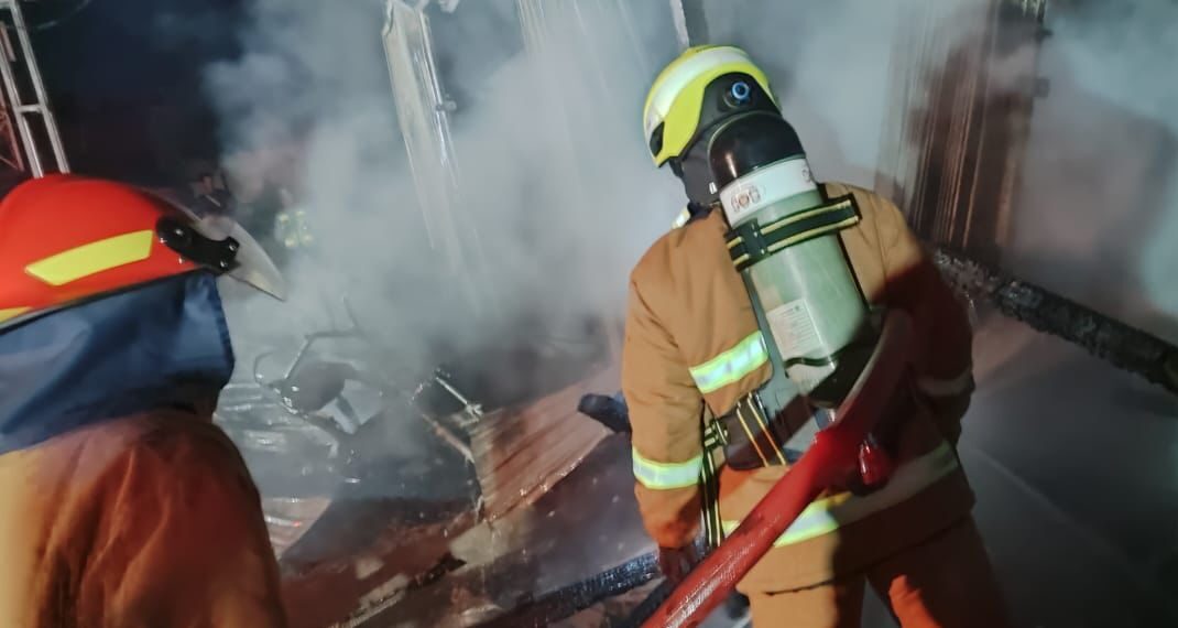 Ruko Sembako di Tenggarong Seberang Dilalap Si Jago Merah, Kerugian Capai Miliaran