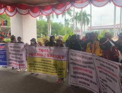 Aksi Demontrasi Warga di Kantor Bupati Kukar, Tuntut Penindakan Dugaan Pelanggaran Perusahaan