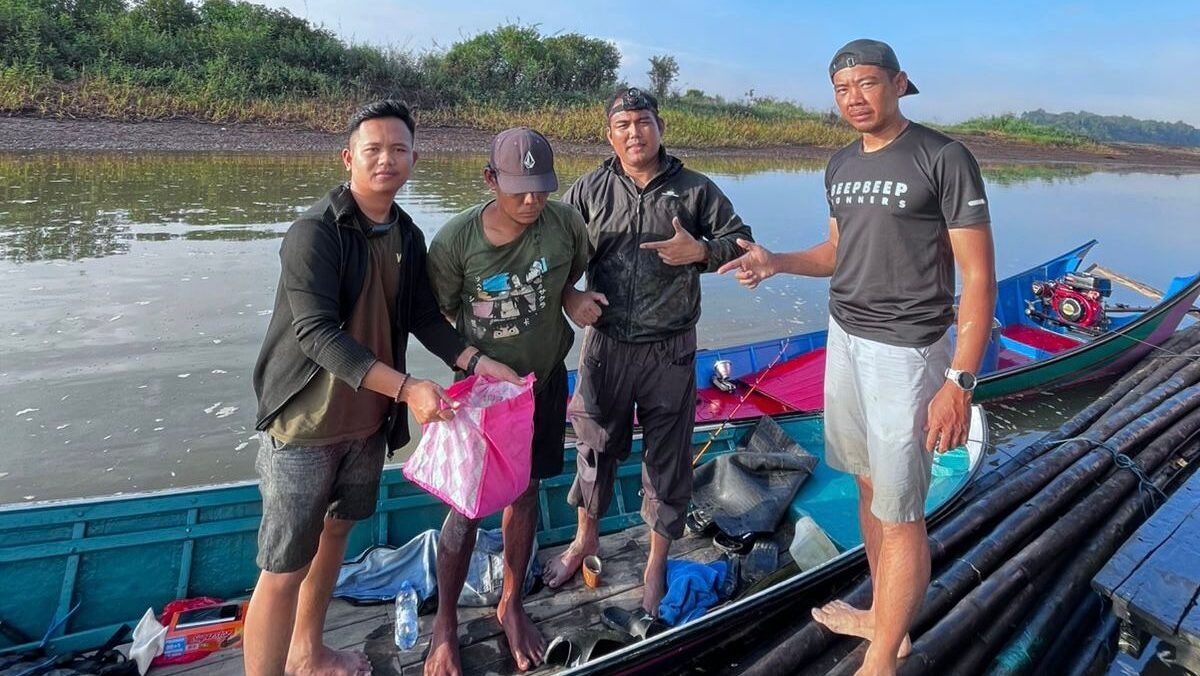 Polisi Gerebek Pondok Terapung di Danau Kedang Murung, Amankan Puluhan Paket Sabu-Sabu