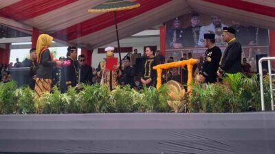 Pembukaan Erau Adat Kutai 2025 Meriah, Drama Kolosal Sultan Banjir Tepuk Tangan