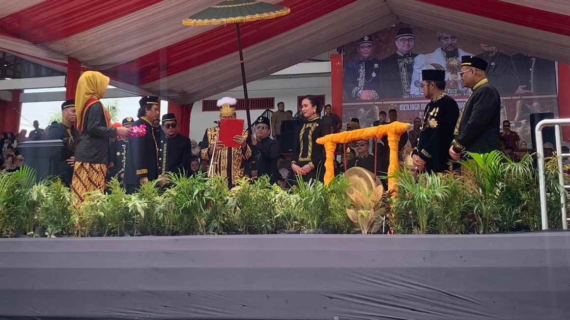 Pembukaan Erau Adat Kutai 2025 Meriah, Drama Kolosal Sultan Banjir Tepuk Tangan