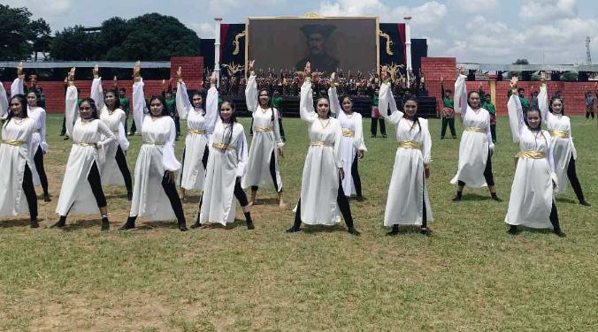 Drama Kolosal Pukau Ribuan Penonton Pada Pembukaan Erau Adat Kutai 2025