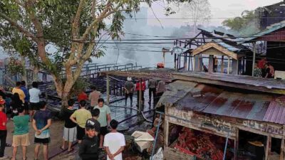 Menggila Dini Hari, Si Jago Merah Lalap Enam Rumah dan Bangunan Walet di Desa Liang