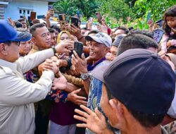 Prabowo Ngaku Gembira Lihat Rumah Hunian Sementara Korban Bencana Mulai Dibangun 